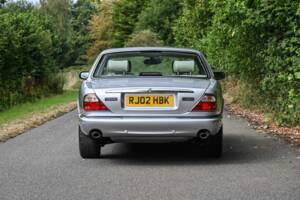 Immagine 8/50 di Jaguar XJ 8 Executive (2002)