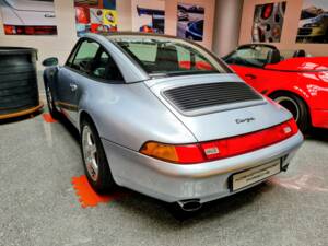 Immagine 4/34 di Porsche 911 Carrera (1996)
