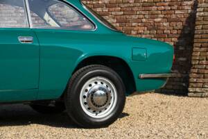 Bild 14/50 von Alfa Romeo Giulia 1300 GT Junior (1972)