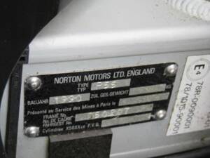 Image 44/44 of Norton F1 (1990)