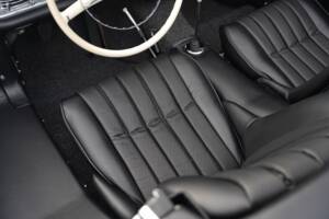 Image 14/43 of Mercedes-Benz 300 SL Roadster (1960)