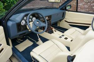 Bild 49/50 von Aston Martin V8 Zagato Vantage Volante (1990)