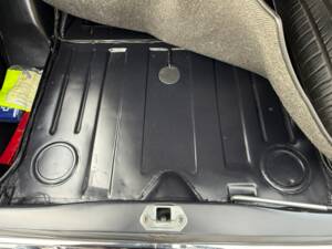 Bild 28/43 von Mercedes-Benz 250 SE (1966)