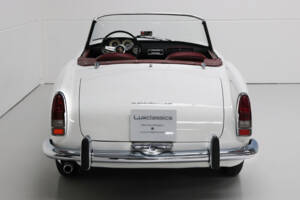 Bild 8/34 von Alfa Romeo 2000 Spider (1960)