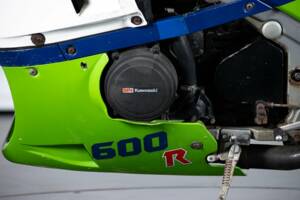 Image 17/36 of Kawasaki GPZ 600 R (1985)