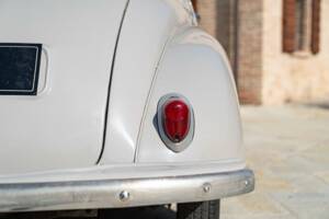 Image 11/50 of Morris Minor 1000 (1958)