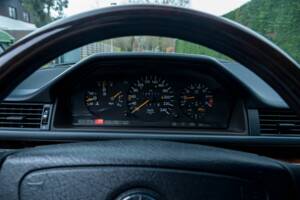 Bild 8/8 von Mercedes-Benz E 220 (1994)