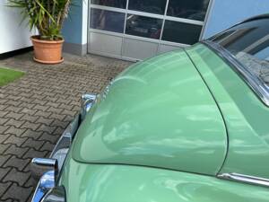 Image 38/82 of Packard Deluxe (1950)