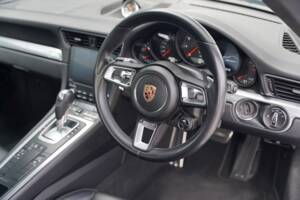 Image 21/50 of Porsche 911 Carrera (2016)