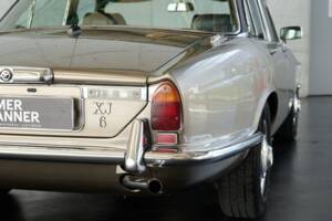 Bild 32/50 von Jaguar XJ 6 L 4.2 (1975)