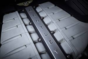 Image 80/100 of Bentley Continental Flying Spur (2008)