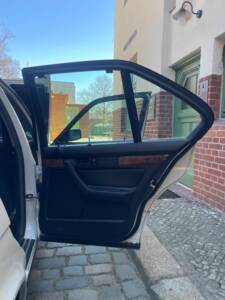 Bild 63/82 von BMW 525i (1993)