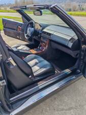 Image 28/42 of Mercedes-Benz 300 SL-24 (1992)