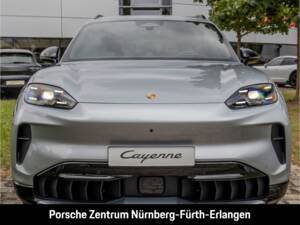 Image 8/50 of Porsche Cayenne S Electric (2026)