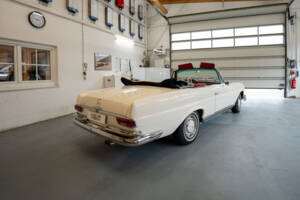 Image 7/37 of Mercedes-Benz 250 SE (1966)
