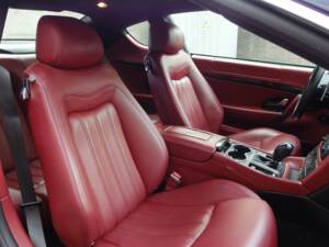 Image 60/99 of Maserati GranTurismo 4.2 (2008)