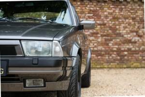 Image 18/50 of Alfa Romeo 75 3.0 V6 QV (1988)