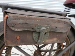 Image 38/47 of Triumph Model H (1919)