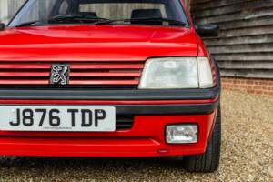 Immagine 16/50 di Peugeot 205 GTi 1.9 (1991)