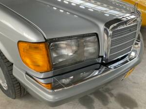 Afbeelding 8/38 van Mercedes-Benz 420 SEL (1986)