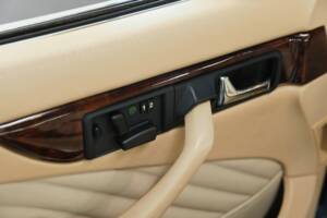 Image 22/39 of Mercedes-Benz 560 SEC (1990)