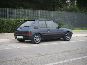Afbeelding 2/50 van Peugeot 205 GTi 1.9 (1988)