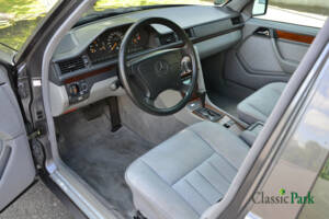 Afbeelding 9/44 van Mercedes-Benz E 280 T (1994)