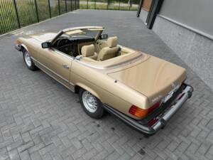 Obraz 16/50 pojazdu Mercedes-Benz 380 SL (1983)