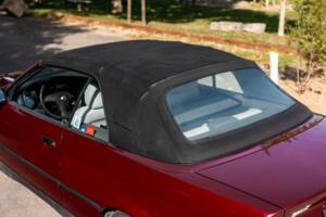 Immagine 3/23 di BMW 318i (1995)