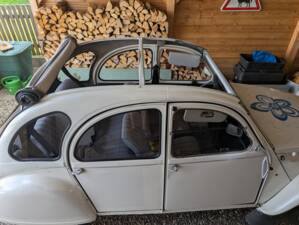 Image 9/28 de Citroën 2 CV 6 Club (1986)