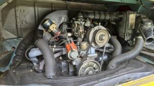 Bild 46/50 von Volkswagen T2b Kastenwagen (1976)