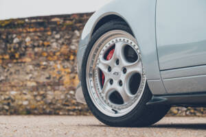Image 32/104 of Porsche 911 Carrera RS (1995)