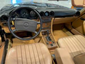 Image 16/36 de Mercedes-Benz 560 SL (1986)