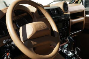 Bild 29/32 von Land Rover Defender 90 Works V8 (2014)