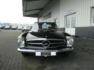 Imagen 2/26 de Mercedes-Benz 230 SL (1967)