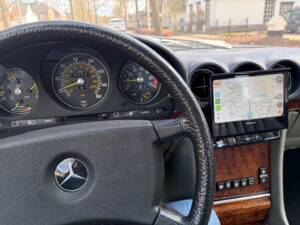 Image 6/7 of Mercedes-Benz 380 SL (1985)