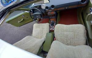Image 9/15 of Mercedes-Benz 230 CE (1980)