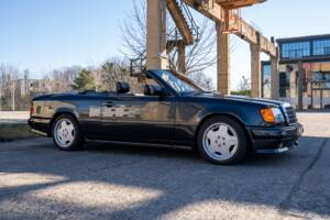 Bild 26/49 von Mercedes-Benz 300 CE-24 (1993)