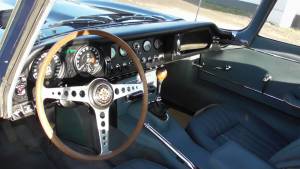 Image 13/50 of Jaguar E-Type (1967)