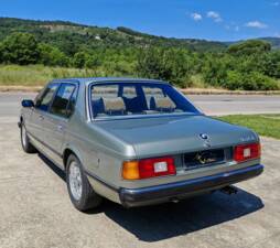 Image 6/50 de BMW 745i (1982)