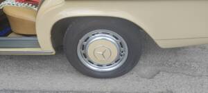 Bild 18/59 von Mercedes-Benz 230&#x2F;4 (1974)