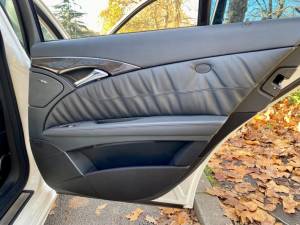 Image 36/47 of Mercedes-Benz E 63 AMG (2006)