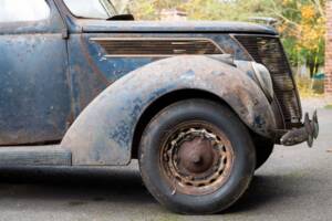 Image 12/134 of Ford V8 (1937)