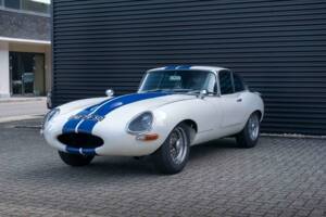 Image 2/23 de Jaguar Type E 3.8 (1963)