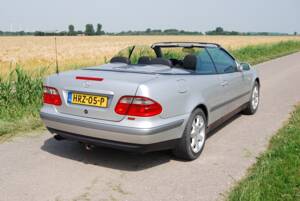 Image 17/46 of Mercedes-Benz CLK 200 (1999)