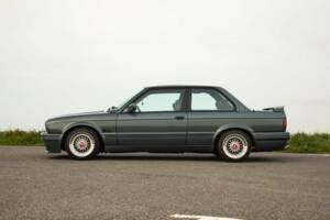 Image 27/50 of BMW 325i (1990)