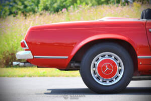 Image 16/70 of Mercedes-Benz 280 SL (1969)