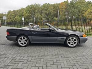 Image 11/50 de Mercedes-Benz 500 SL (1991)