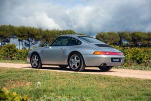 Image 2/15 of Porsche 911 Carrera 4 (1994)