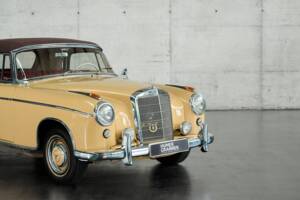 Immagine 19/50 di Mercedes-Benz 220 S Cabriolet (1958)